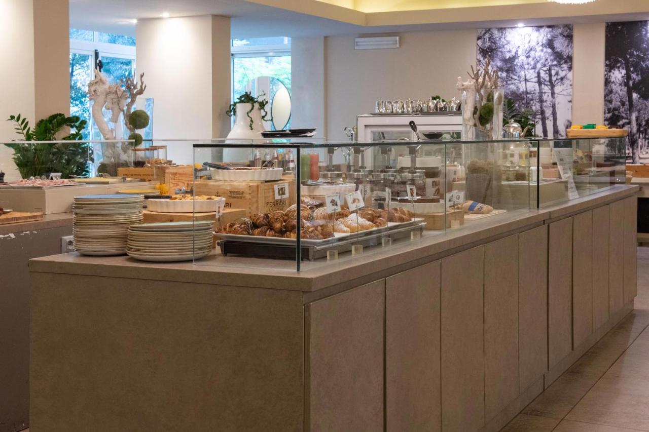 Perla Verde Hotel Милано Мартима Екстериор снимка