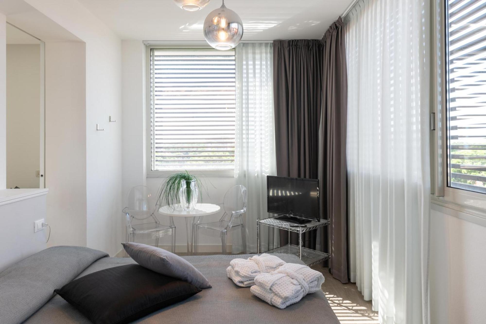 Perla Verde Hotel Милано Мартима Екстериор снимка