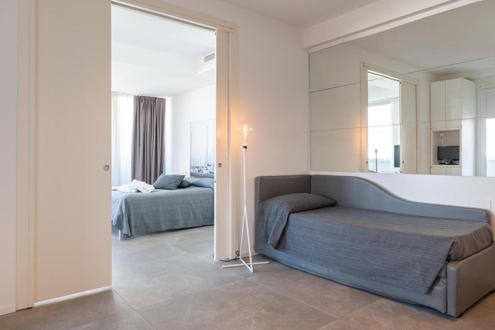 Perla Verde Hotel Милано Мартима Екстериор снимка