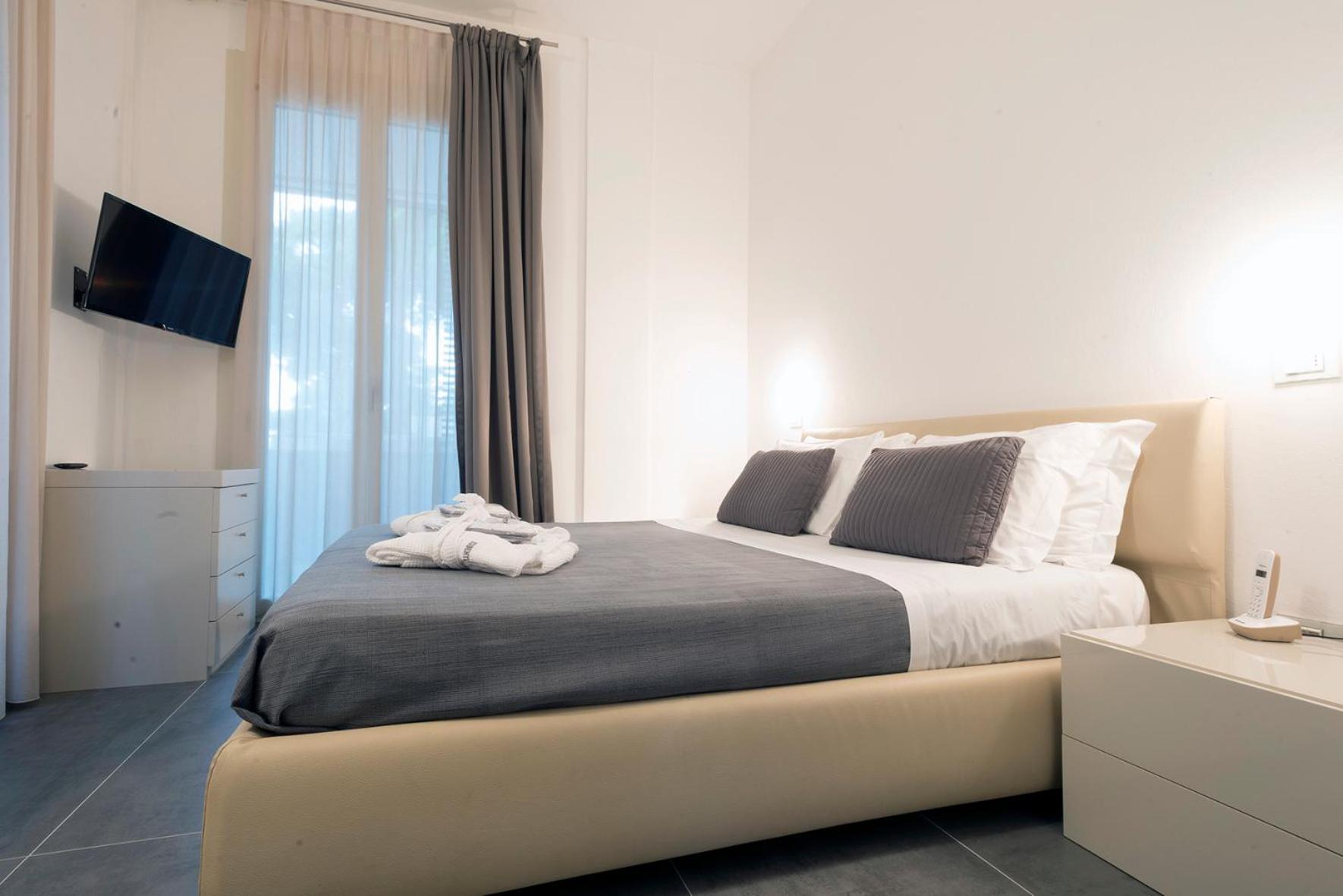 Perla Verde Hotel Милано Мартима Екстериор снимка