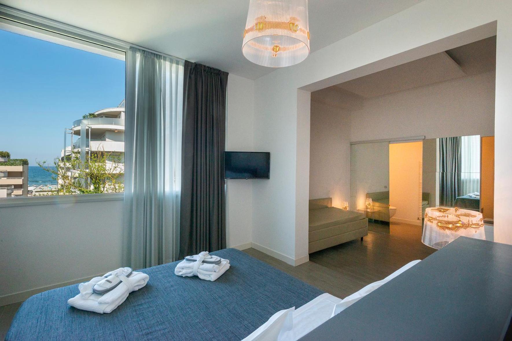 Perla Verde Hotel Милано Мартима Екстериор снимка