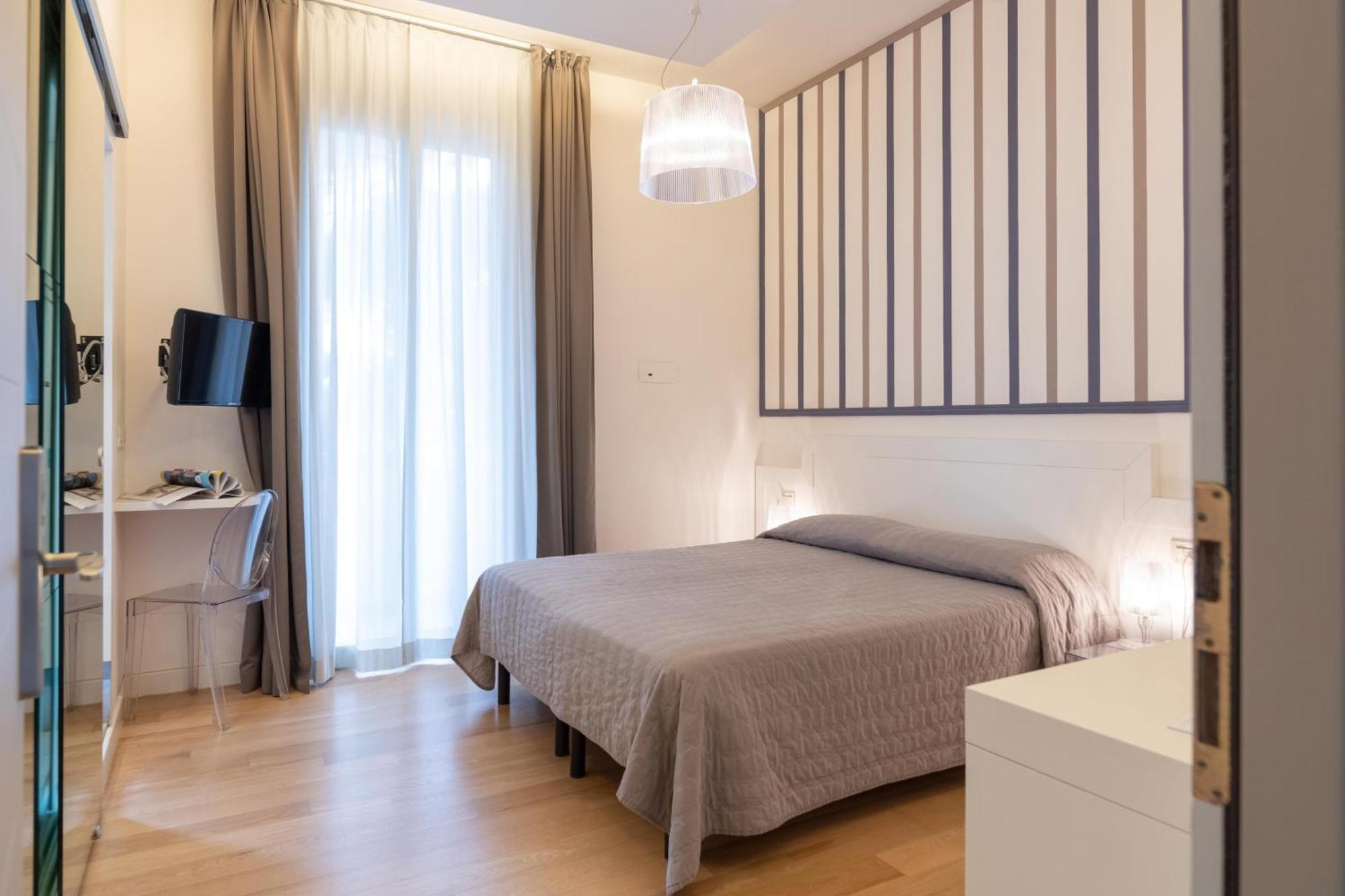 Perla Verde Hotel Милано Мартима Екстериор снимка