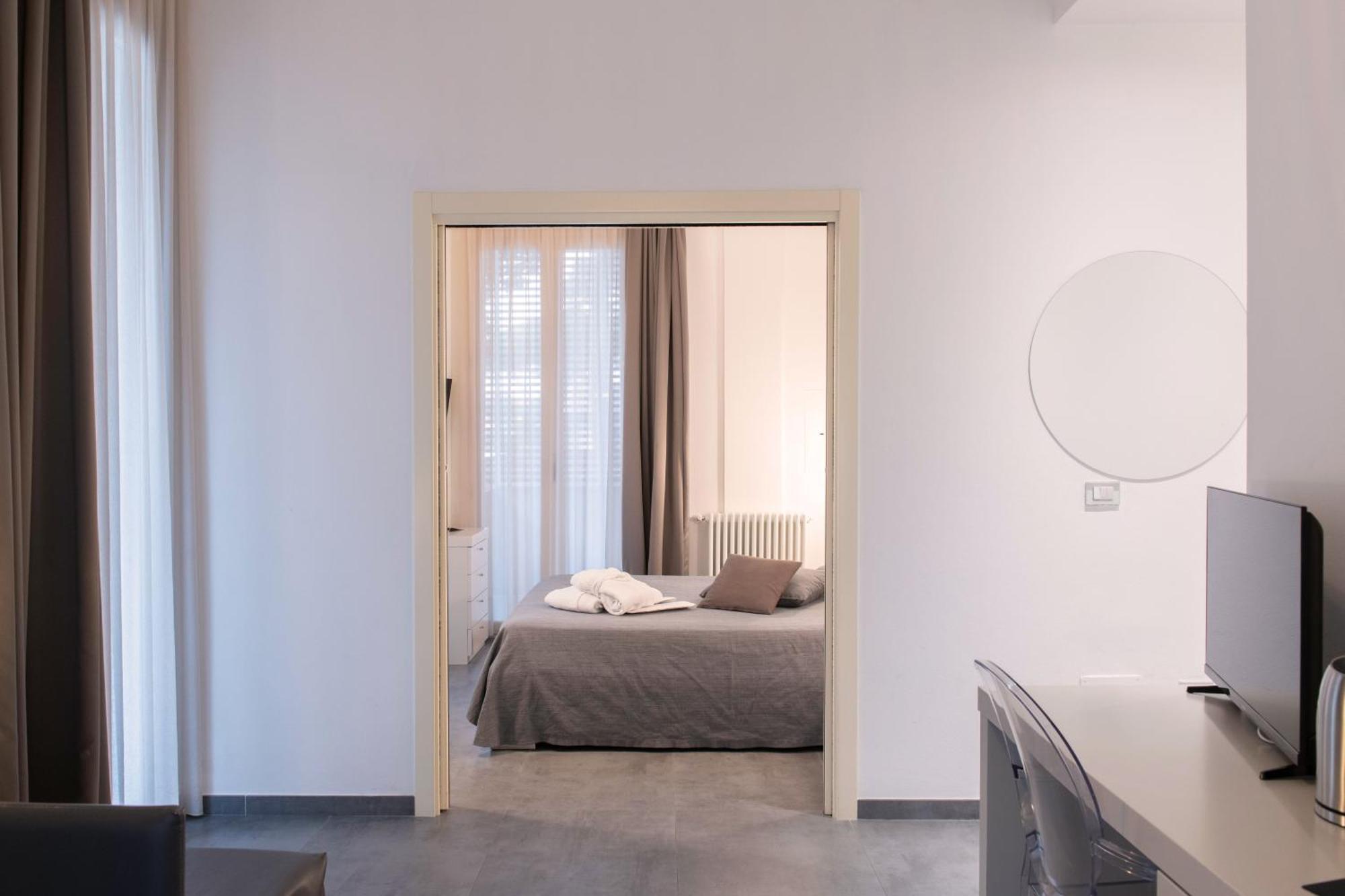 Perla Verde Hotel Милано Мартима Екстериор снимка