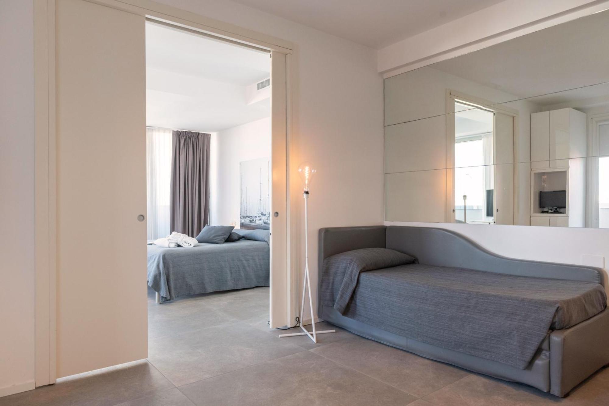 Perla Verde Hotel Милано Мартима Екстериор снимка