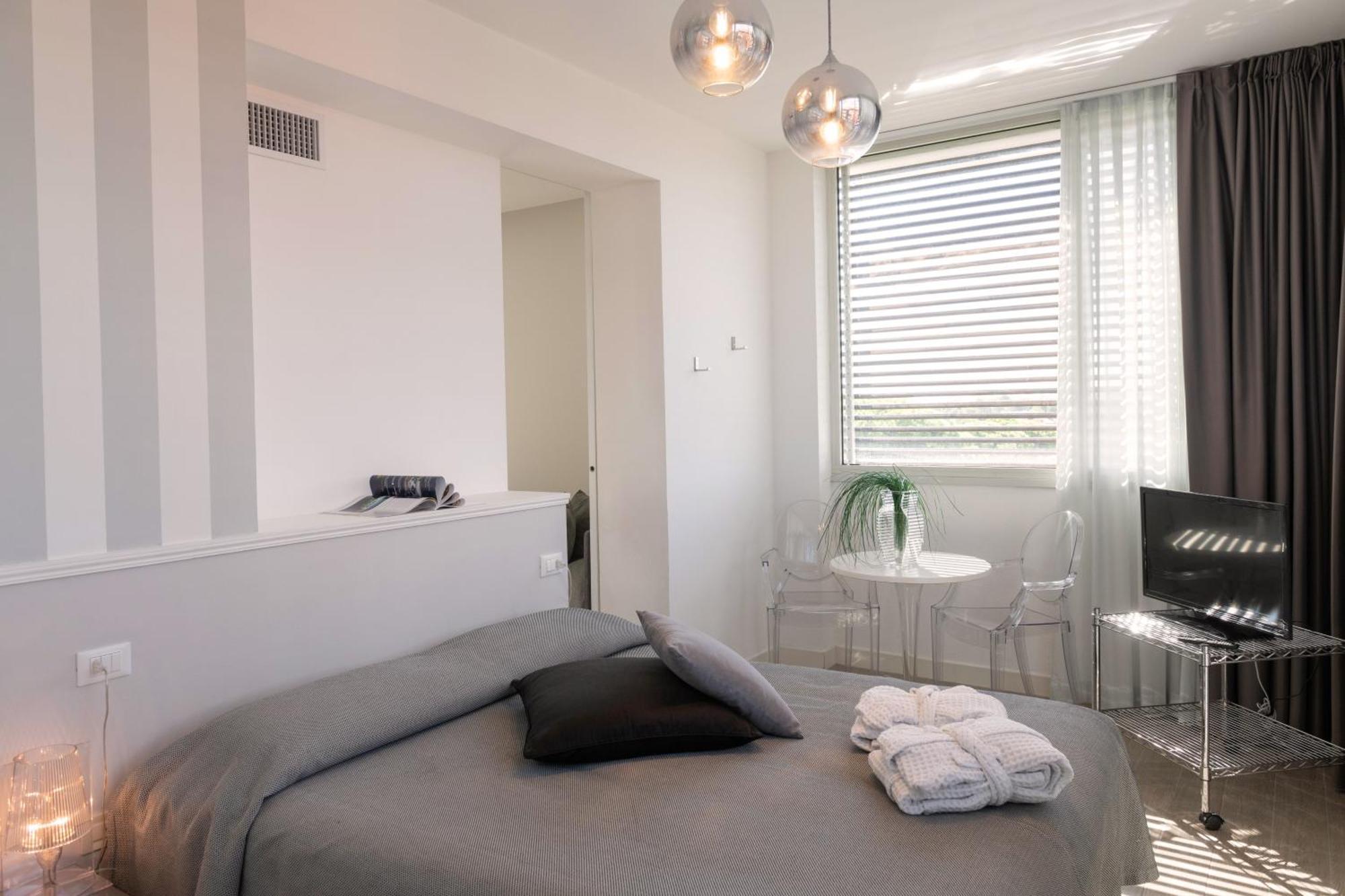 Perla Verde Hotel Милано Мартима Екстериор снимка
