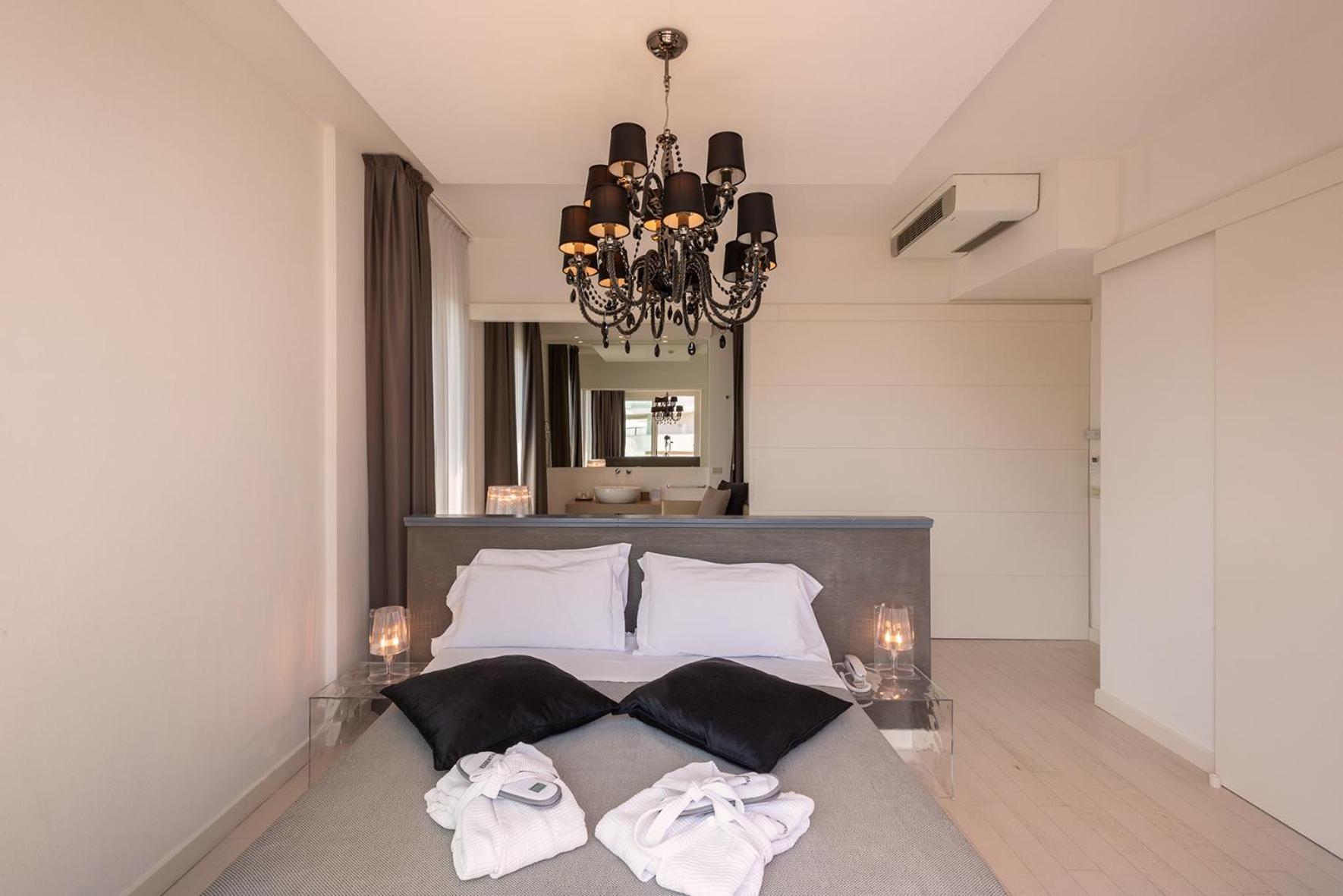Perla Verde Hotel Милано Мартима Екстериор снимка