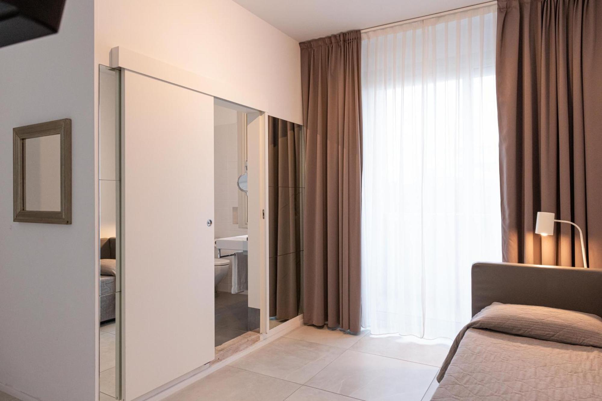 Perla Verde Hotel Милано Мартима Екстериор снимка