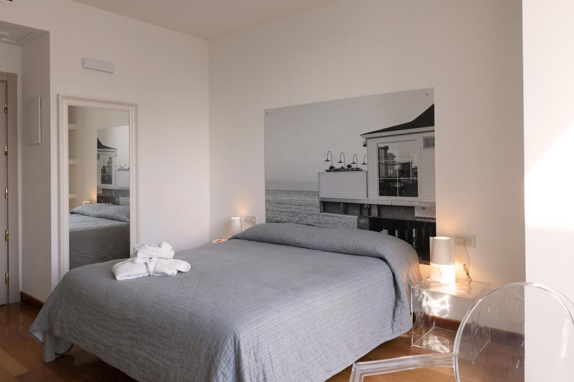 Perla Verde Hotel Милано Мартима Екстериор снимка